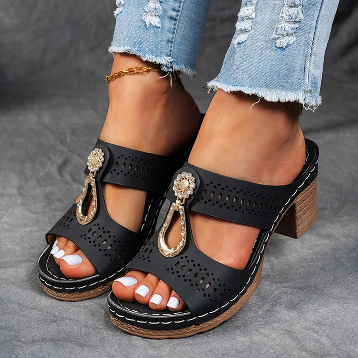LYRA | ORTHOPAEDIC COMFORTABLE SANDALS